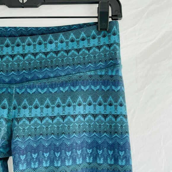 Alo Arctic Viridian Airbrush Capri Legging Size Small Yoga Cropped Crop Striped - Picture 4 of 10